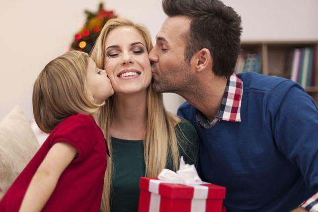 KEYS TO BUYING GIFTS FOR HER - iregalijoy.com