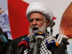 Sekretaris Jenderal Hizbullah, Sheikh Naim Qassem dalam sebuah pertemuan publik memperingati
